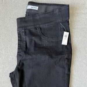 Black pull on jegging